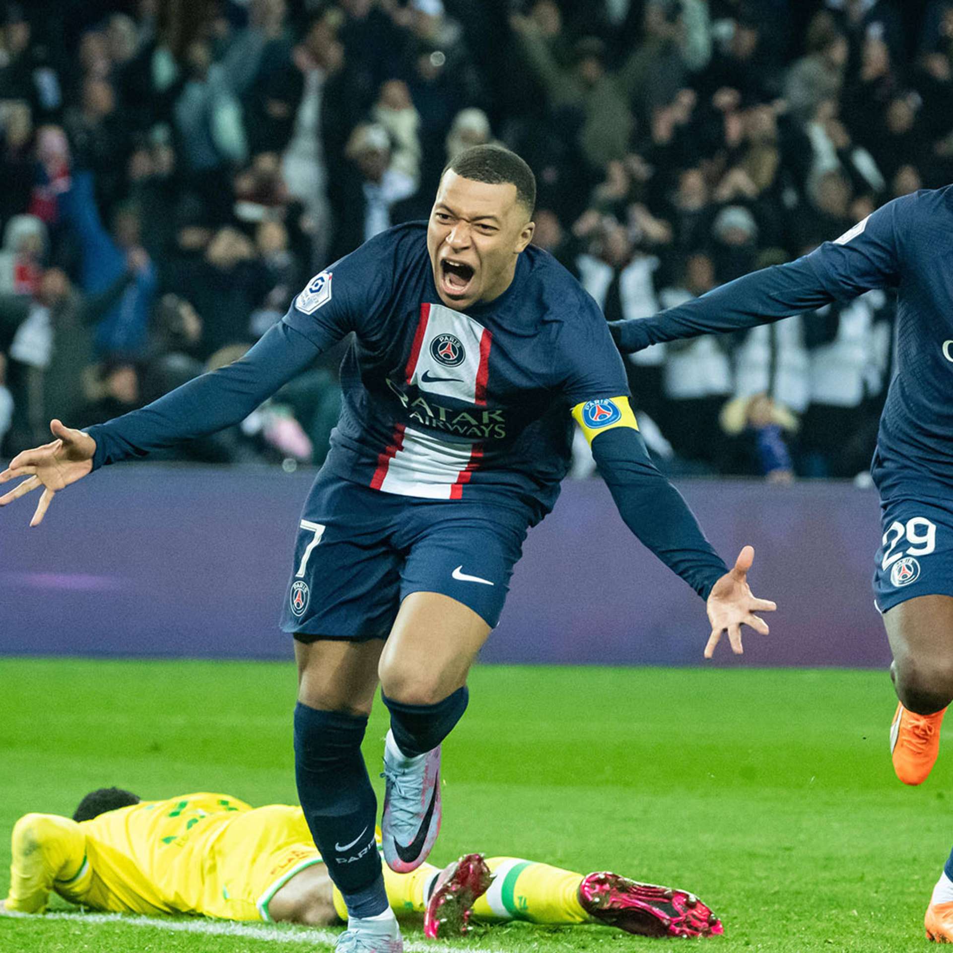 PSG warm up for FCB with win